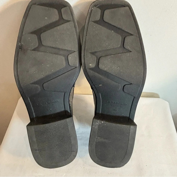 VAGABOND Sz 40 Chunky Loafers With Chain Accent Square Toe Patent Classic - Picture 8 of 10